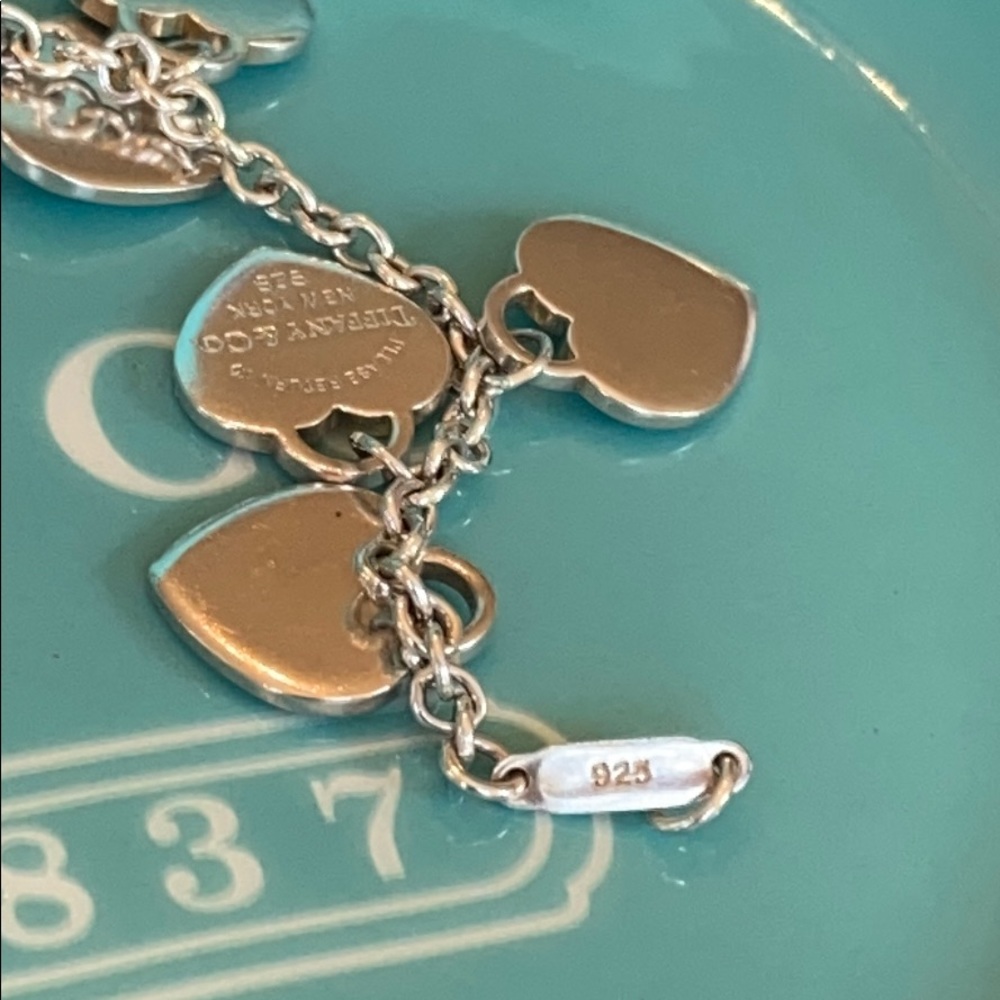 ISO earrings- I have the bracelet & Necklace wanting Earrings - Picture 6 of 8